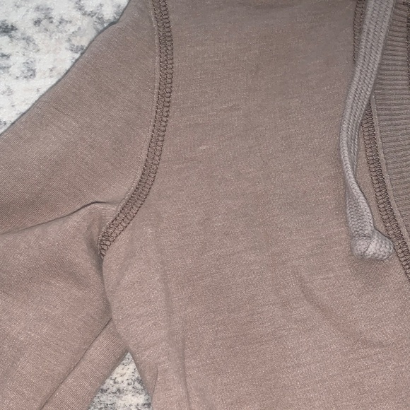 AUTHENTIC VINTAGE Abercrombie & Fitch Women's Taupe Hoodie - Picture 6 of 12